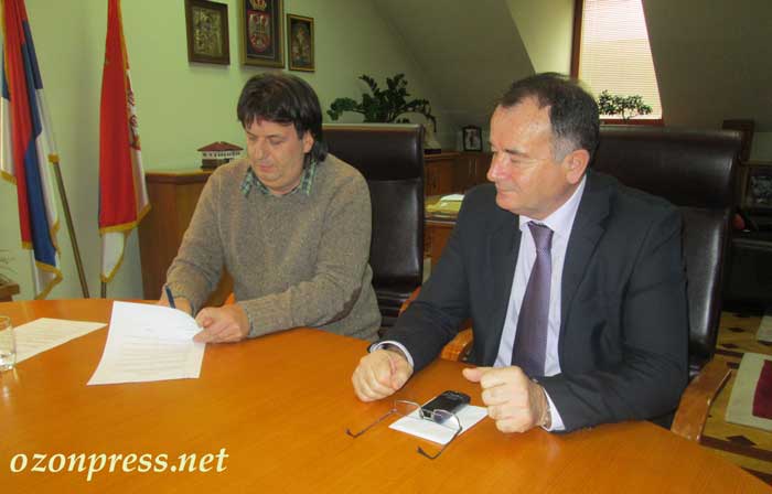 Lekari iz privatne prakse pomažu dve porodice 1 doktori-6