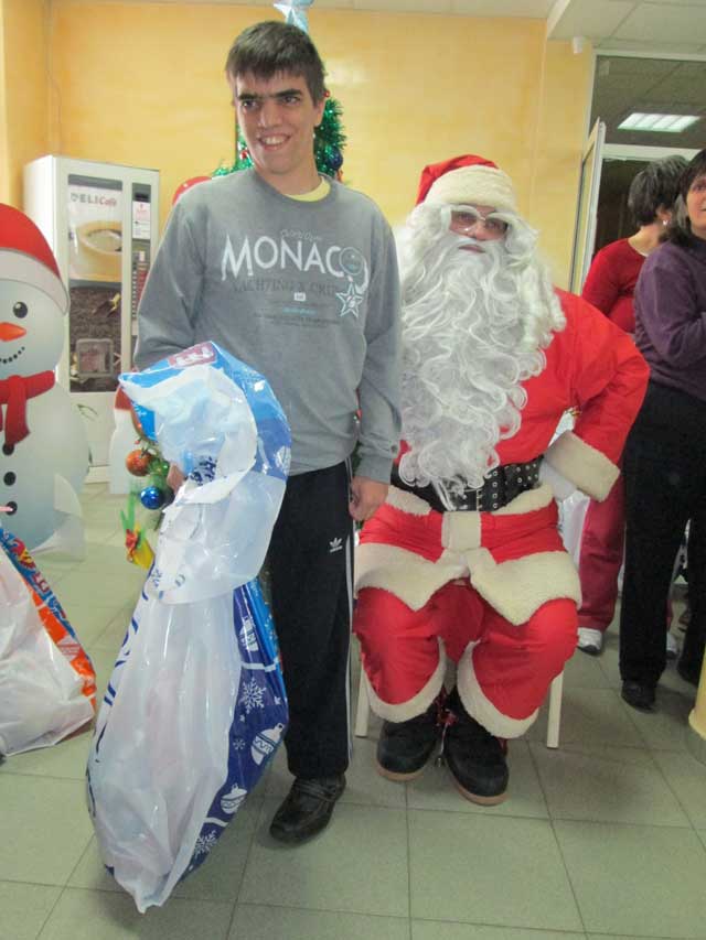 Podeljeni paketići deci u Zračku 5 zracak-1