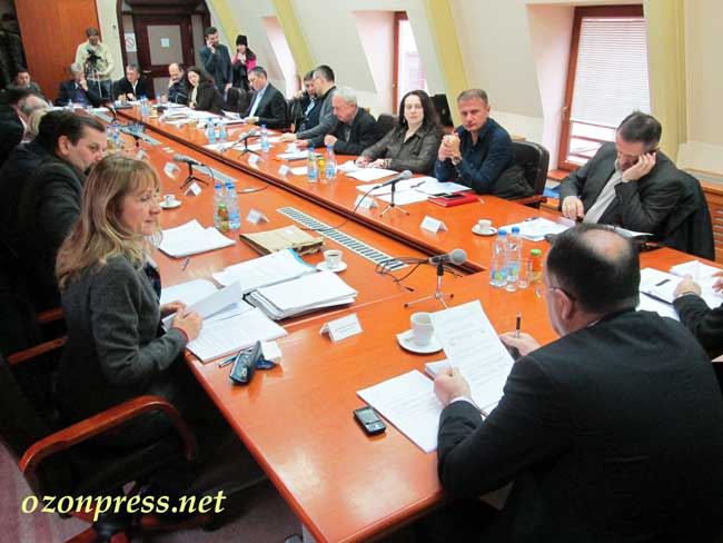 Usvojen Akcioni plan zapošljavanja 1 vece-6