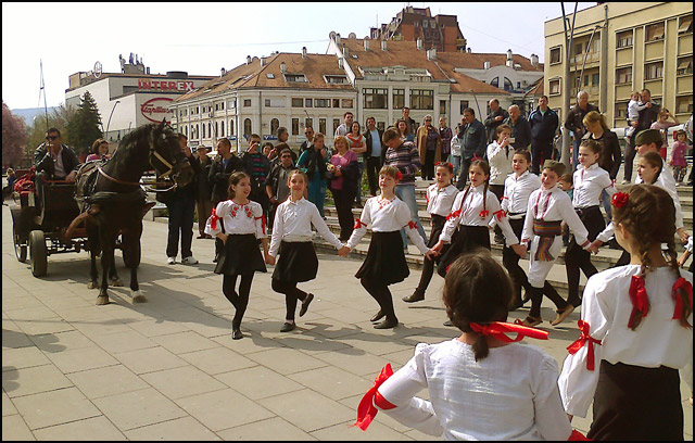 Praznično druženje na Gradskom trgu 7 uskrs-ns-9a