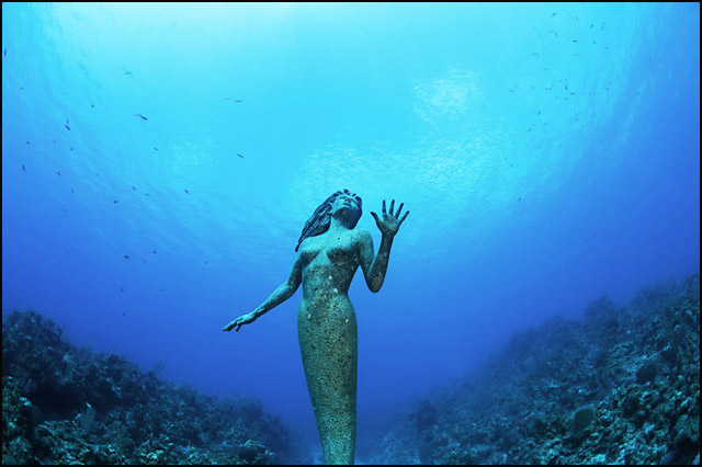 10 misterioznih podvodnih statua 1 voda-272kg-teška-prelepa-sirena