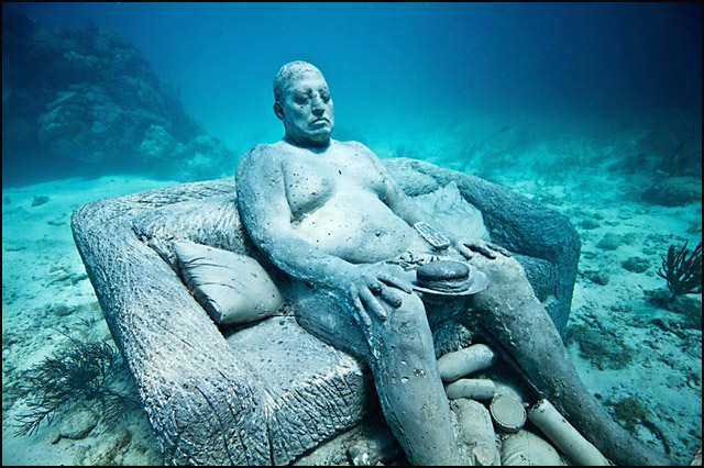 10 misterioznih podvodnih statua 3 voda-musa-muzej-podvodne-umetnosti