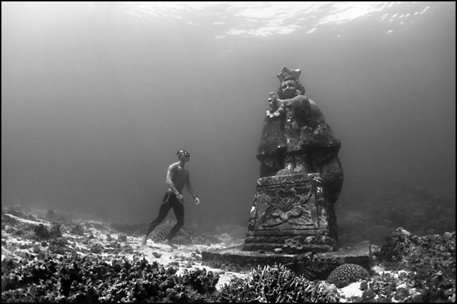 10 misterioznih podvodnih statua 8 voda-podvodno-grotlo-na-filipinima