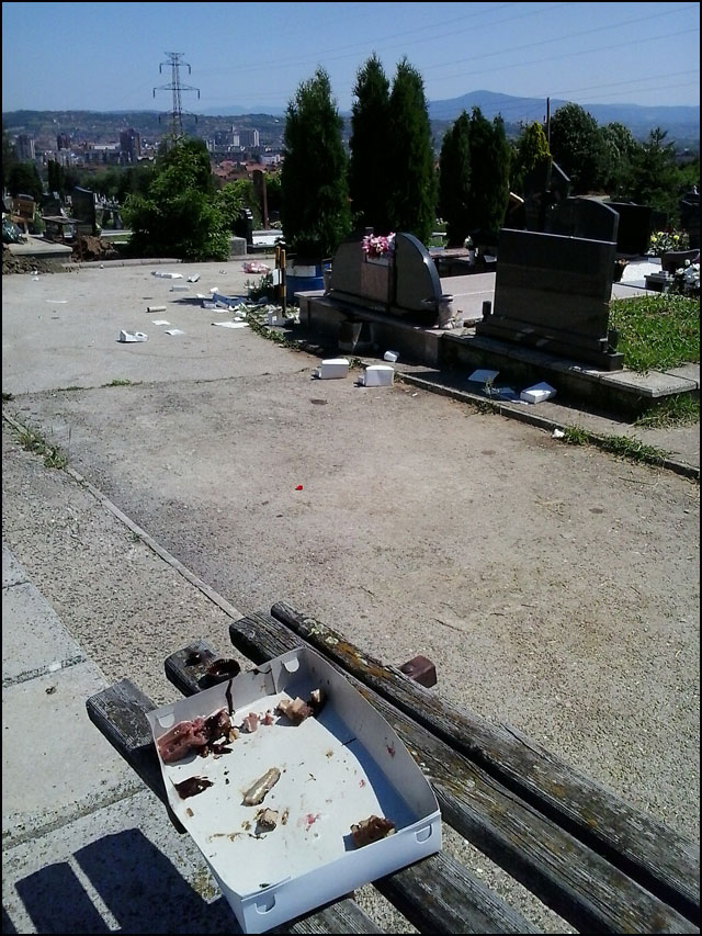Zar mora ovako ... 4 groblje-4