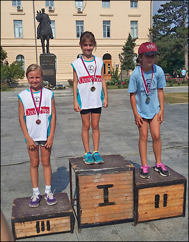 Nove medalje za AK "ČAAK" 3 atletika-Iva-Zelenović-1-mesto-Mina-Pavlović-3-mesto