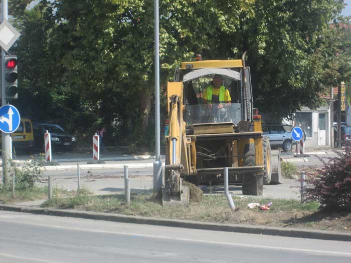 Počela izgradnja kružnog toka, posečeno drveće 3 kruzni-tok-2