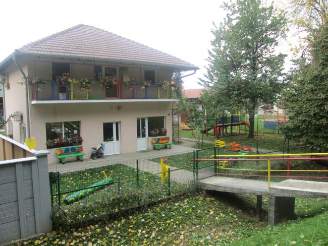 Prvi ugovori za smeštaj dece u privatnim vrtićima 2 gimnazion