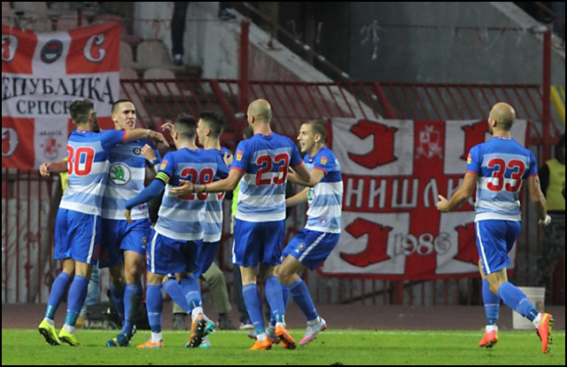 Vujaklija i violinica za devojčicu Cecu 1 FK-Borac