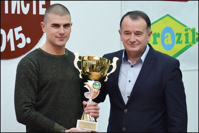 Proglašeni najbolji sportisti u 2015. 1 Stefan Stefanović i gradonačelnik Vojislav Ilić
