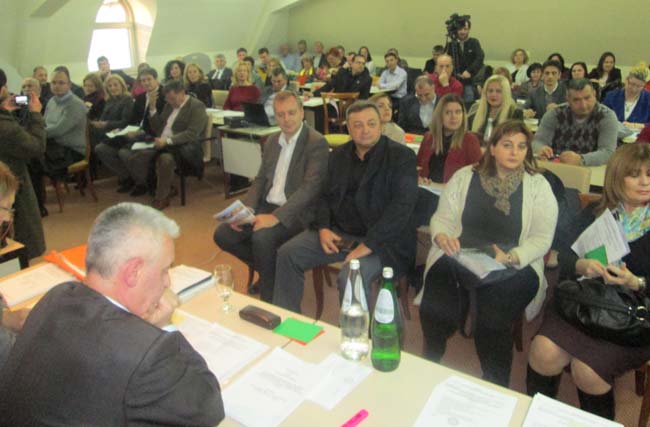 Dualno obrazovanje zahteva bogatije društvo 1 zajednica ekonomskih škola