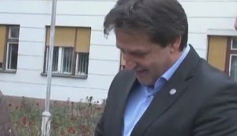 SNS: Novinarka instruisana da isprovocira Gašića 1 gasic trstenik