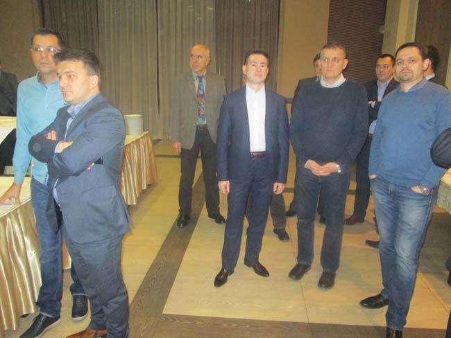 Novogodišnji koktel privrednika bez SNS-a 9 gradac 97