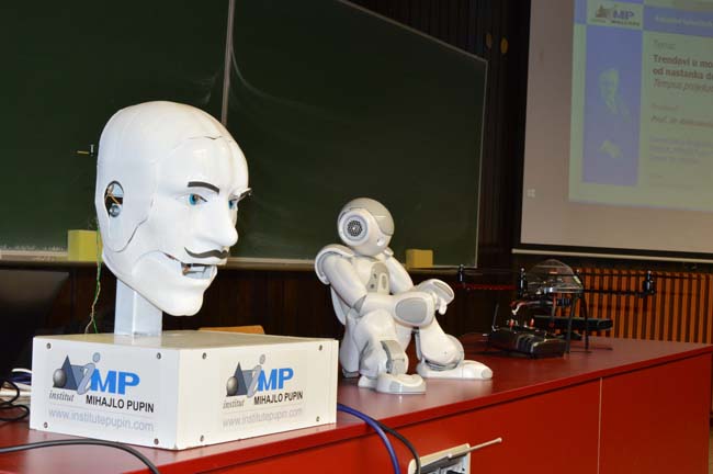O robotici sa čačanskim studentima 3 roboti_ftn