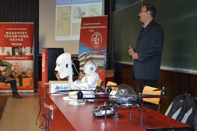 O robotici sa čačanskim studentima 2 roboti_ftn1
