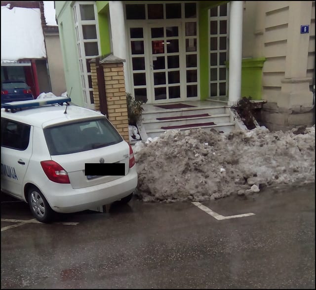 Ko krši saobraćajne propise 2 Saobraćajna-policija-2