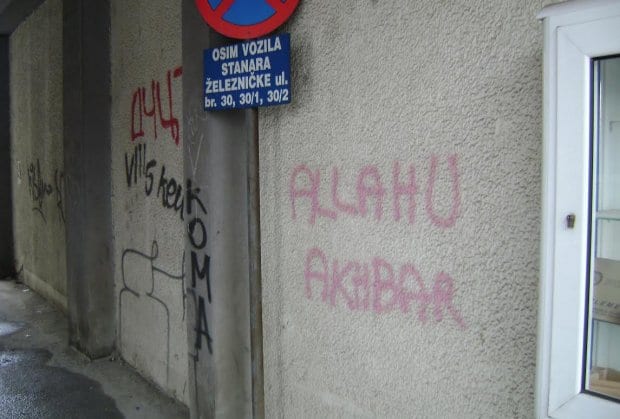 Grafit "Alahu ekber" u Čačku 1 -alahu-akbar