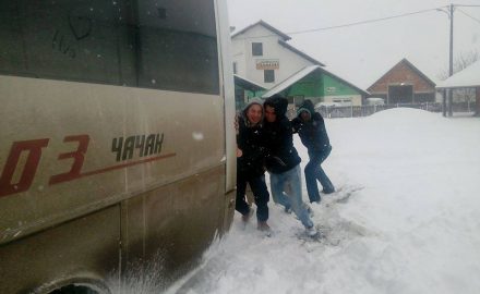 sneg, autobus