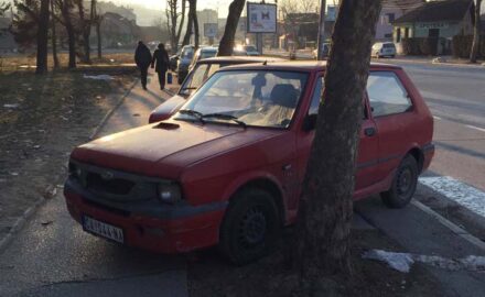 sluzbeni automobil