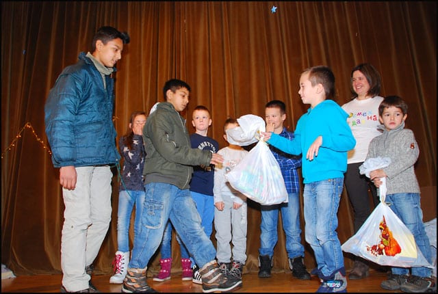 Deca deci osmeh na dar 3 priredba-1