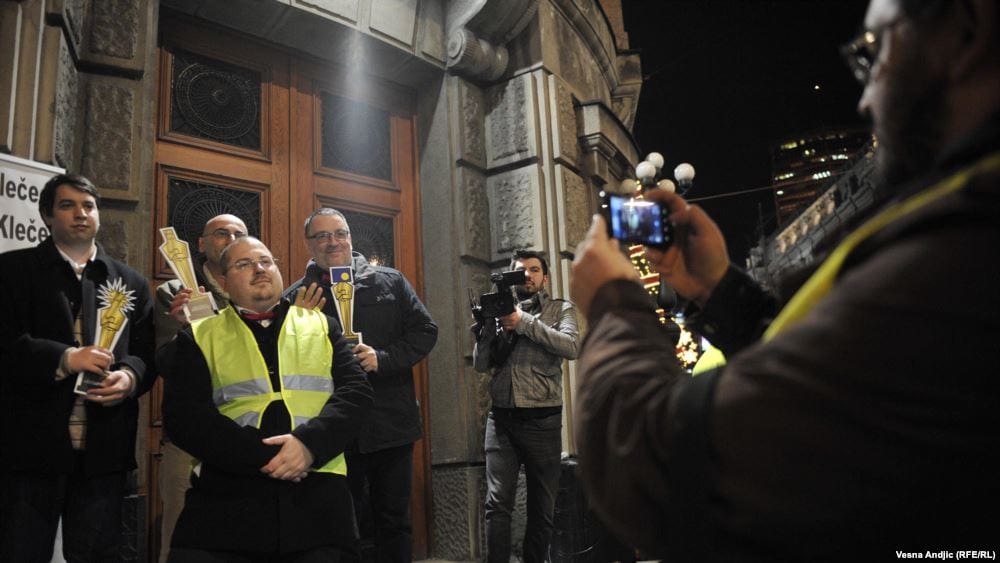 Nastavljeni protesti “Novinari ne kleče” 1 novinari