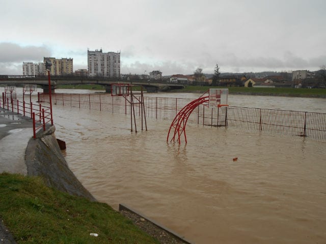 Pod vodom tereni KK Borac 1 kk borac