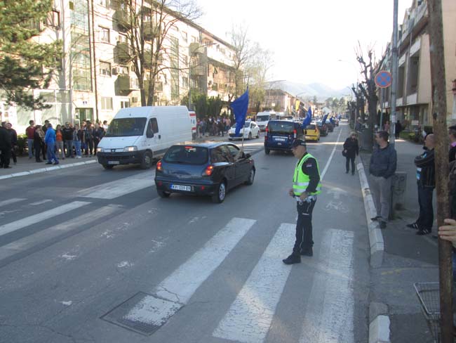 30 autobusa na mitingu SNS-a u Čačku 6 miting4