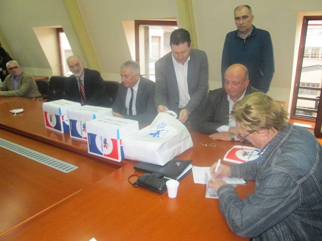 NS predala izbornu listu, Velimir Ilić kandidat za gradonačelnika 2 IF