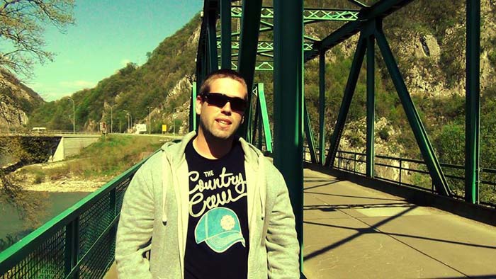 Pesma o ljubavi mladog čačanskog repera 1 dejan djelic, White Man D