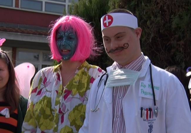 Maskenbalom obeležen Svetski dan autizma 2 autizam