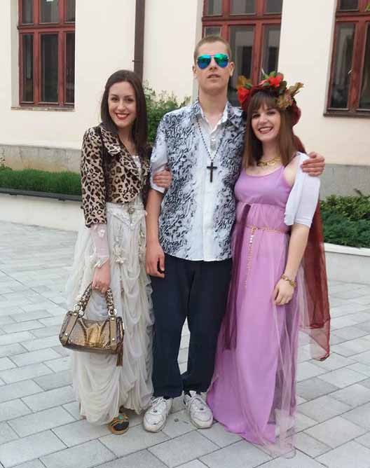 maskenbal u gimnaziji