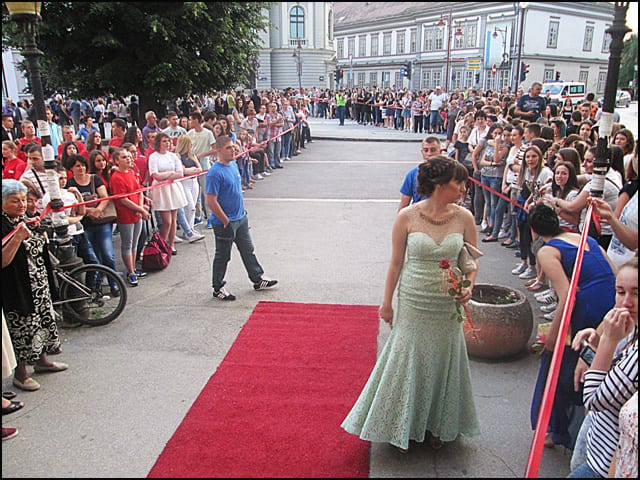 Maturantski defile gimnazijalaca (FOTO) 3 Gim-25