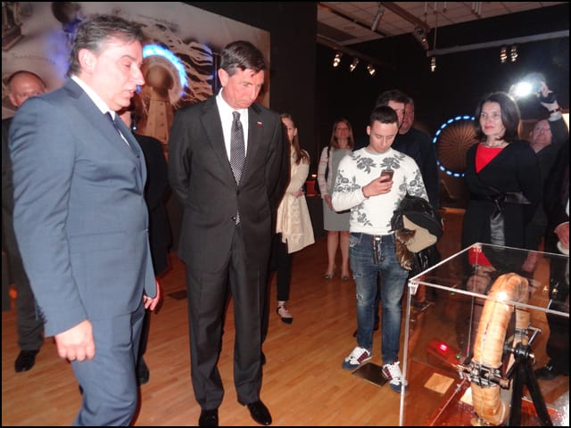 Slovenački-predsednik-Borut-Pahor-i-direktor-Muzeja-u--oblisaku-izlozbe
