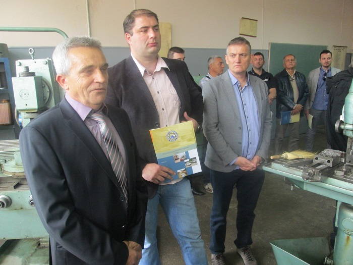 Kompanija 9. septembar poklonila CNC mašinu 2 Mašinsko saobraćajna škola