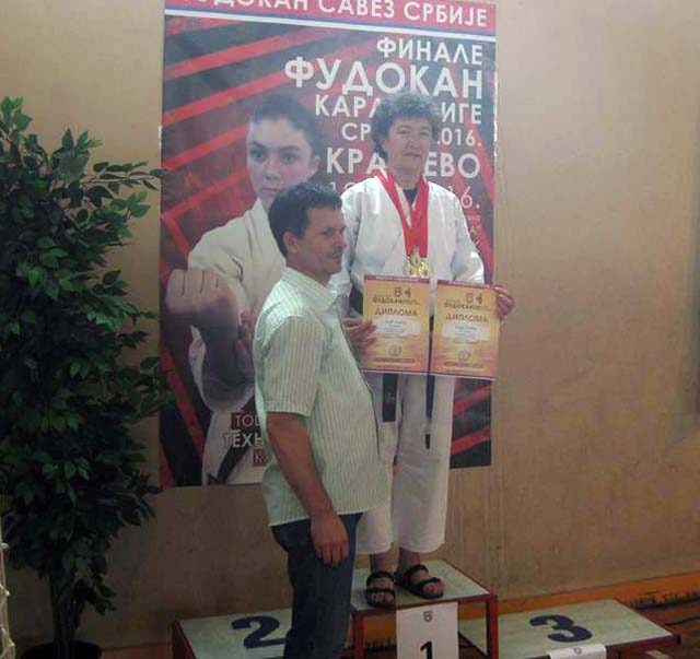 18 medalja za KK Nemanja 3 karate klub Nemanja