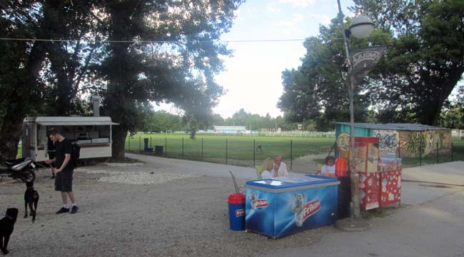 plaza2