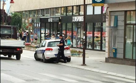 policija