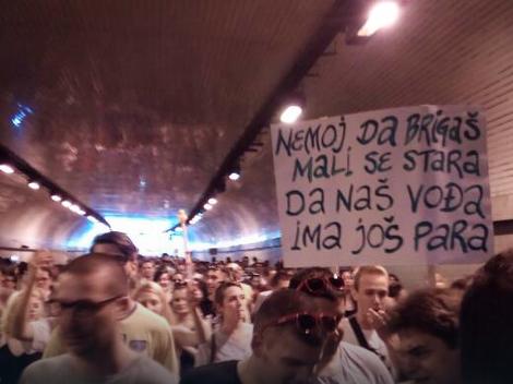 Sve više ljudi na ulicama Beograda 4 protest1