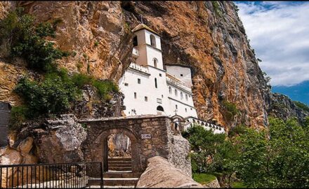 manastir_ostrog