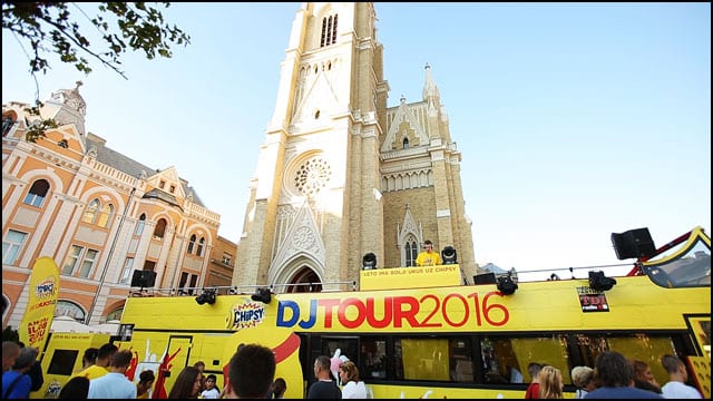 DJ-Tour-autobus-otvorenog-krova