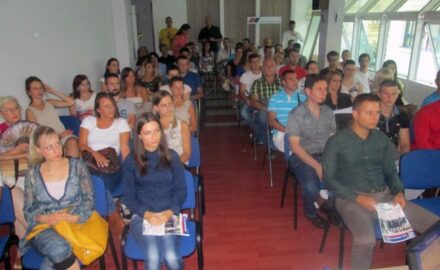 SNS, Edukativni centar