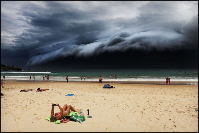 5_rohan-kelly-storm-front-on-bondi-beach_pr