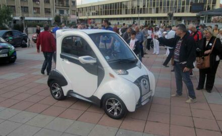 Tesla reli