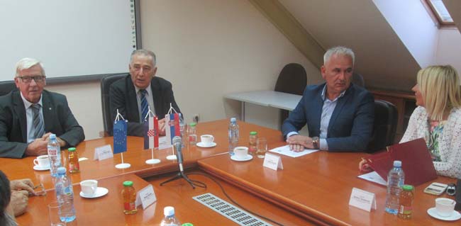U Čačku potpisan sporazum srpske i hrvatske privredne komore 2 Privredna komora Kraljevo