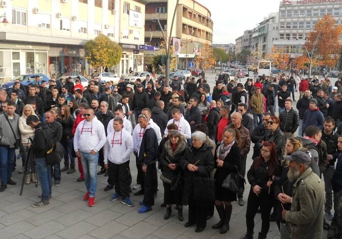 Otkrivena spomen ploča ubijenom navijaču Zvezde 2 spomenik navijacu