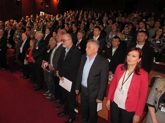 Ilić: U vladi nema inženjera, mesta zauzeli konobari, kuvari, limari 2 novasrbija2