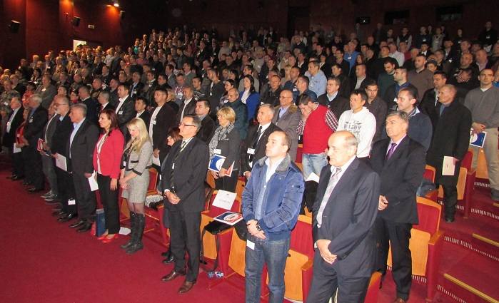 Ilić: U vladi nema inženjera, mesta zauzeli konobari, kuvari, limari 5 novasrbija3