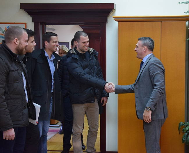Gradonačelnik primio čačanske studente iz Beograda 3 studenti