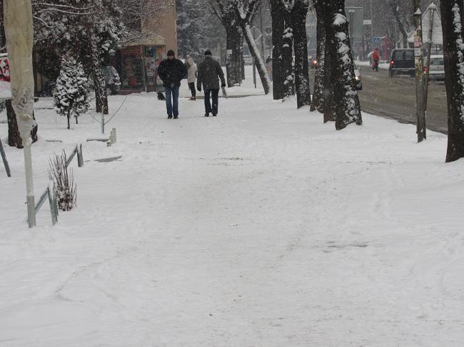 Sneg u Čačku, svi putevi prohodni (FOTO) 3 cacak_sneg2