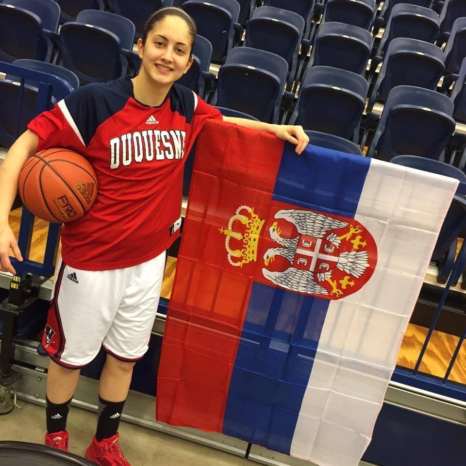 Čačanka deli lekcije Amerikancima 1 Julijana Vojinović