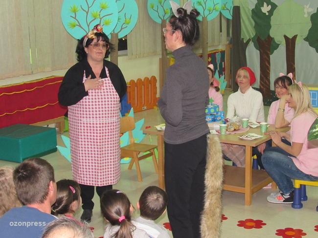 Predstava vaspitača vrtića Sunce (FOTO) 16 predstava